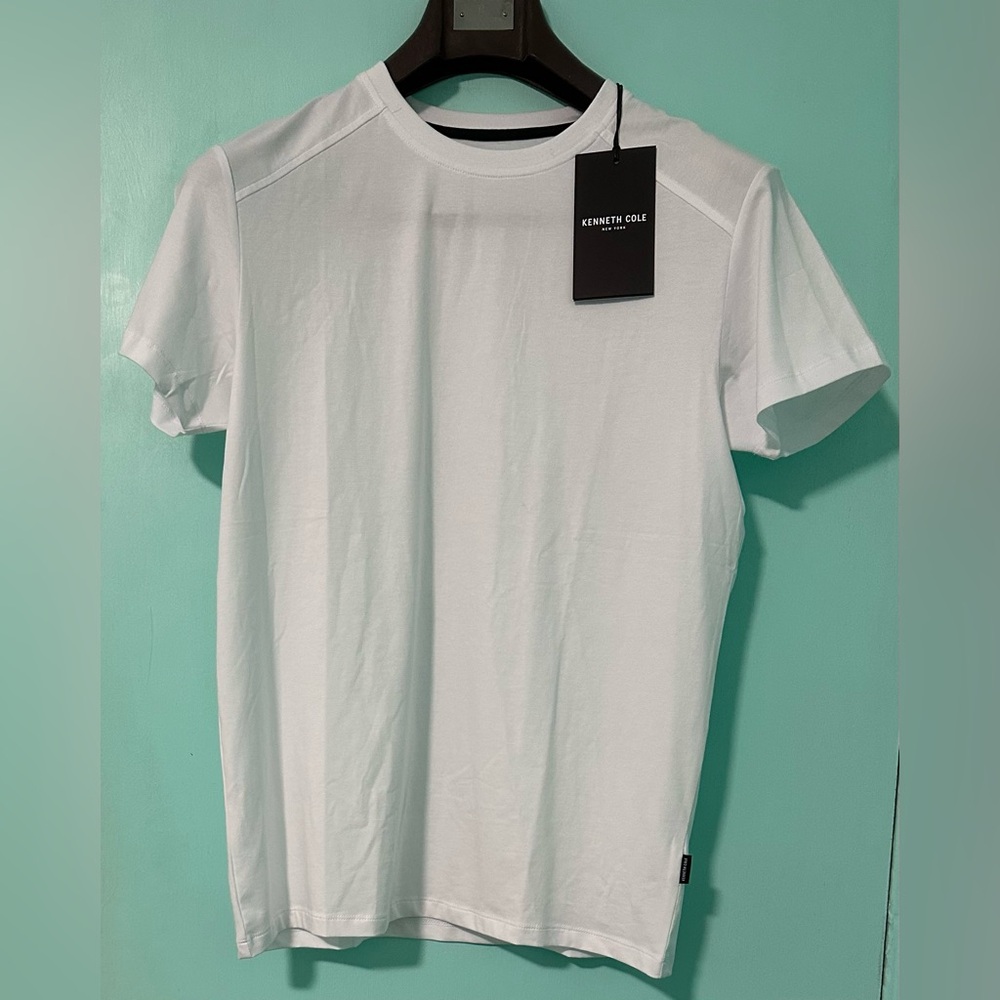 New Kenneth Cole men t-shirts, size medium, cotton